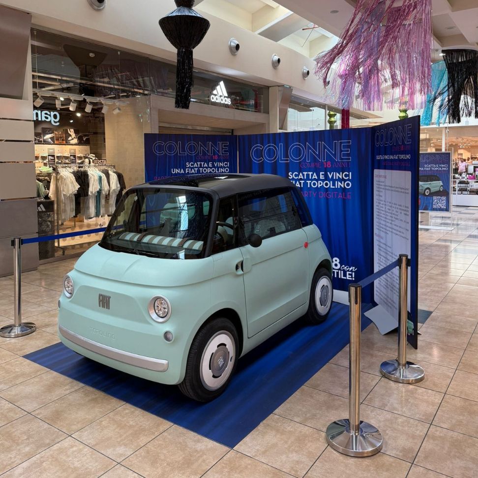 Immagine della Fiat Topolino per il concorso di Colonne Shopping Centre